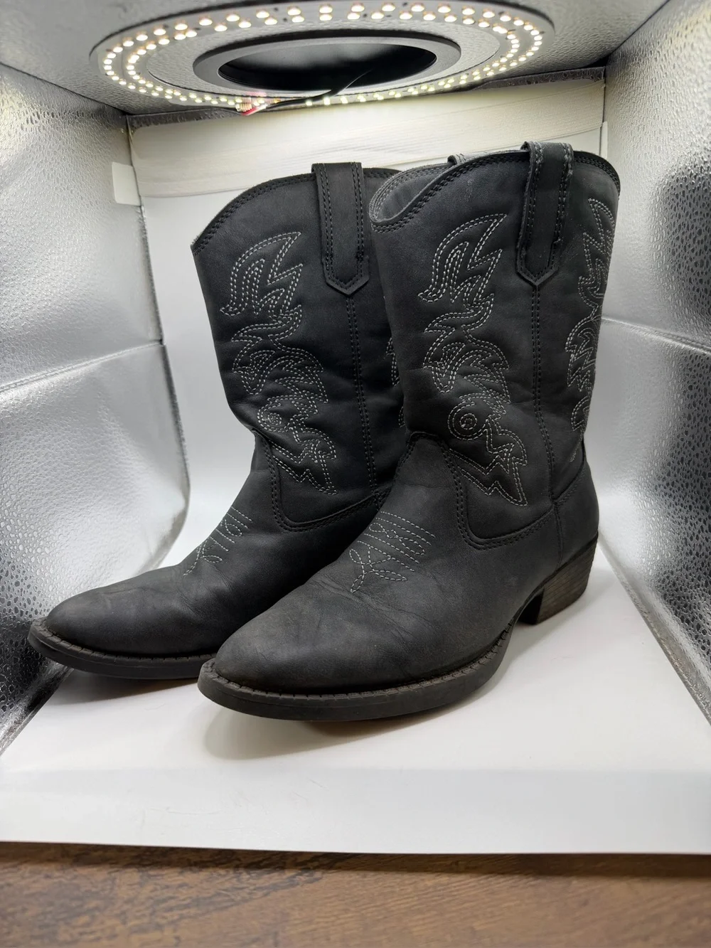 Black Western Cowboy Boots with Embroidered Detail size 2 youth